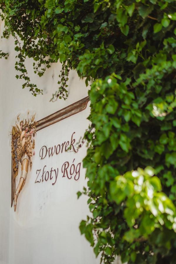 Dworek Zloty Rog Hotel I Restauracja Krakau Exterior foto